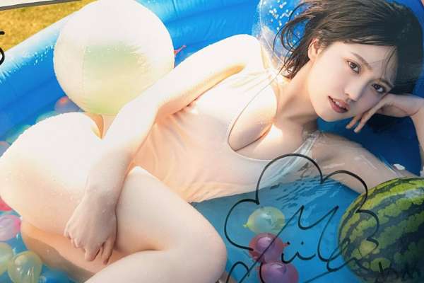日本美女偶像石浜芽衣可爱清纯不失性感图集